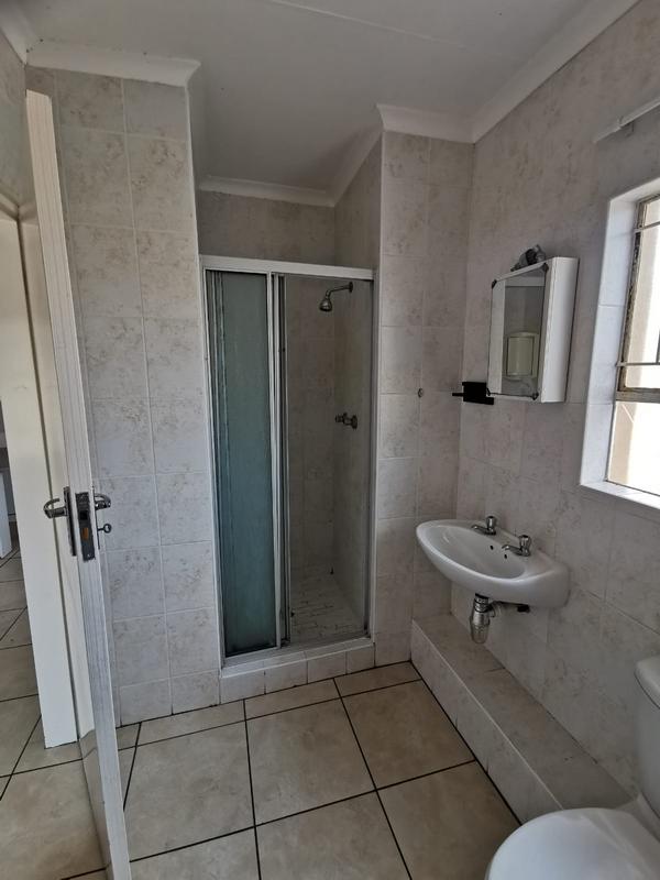 2 Bedroom Property for Sale in Kannoniers Park North West